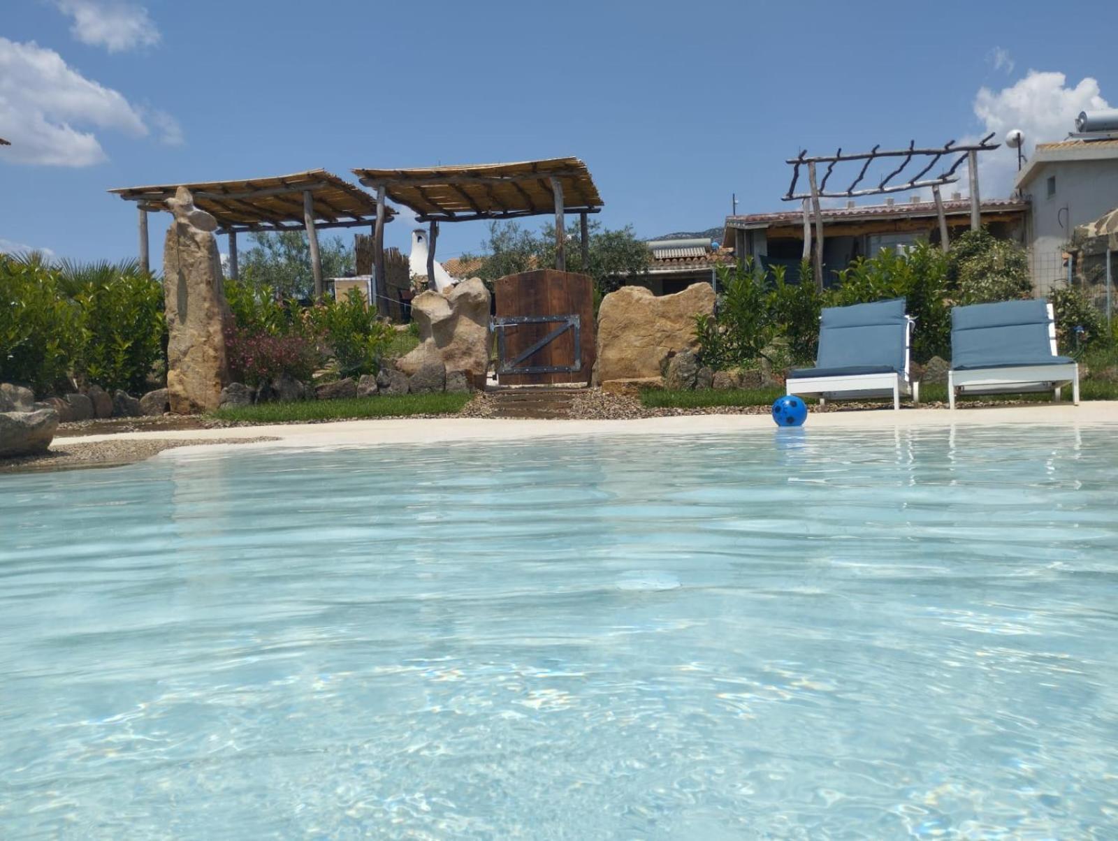 Villa Cuccuru Relax - A Iun Q9882 Orosei Exterior foto
